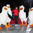 Nathalie Péchalat inaugure la patinoire de l'Hôtel de Ville de Paris avec les Pingouins du film Madagascar à Paris, le mardi 16 décembre 2014.