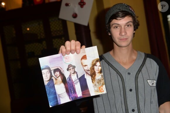 Matthias Dandois présente le programme "Talent Street" diffusé sur France Ô, au café Bataclan à Paris le 17 décembre 2014. 