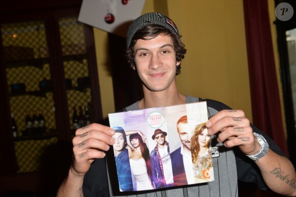 Matthias Dandois présente le programme "Talent Street" diffusé sur France Ô, au café Bataclan à Paris le 17 décembre 2014. 