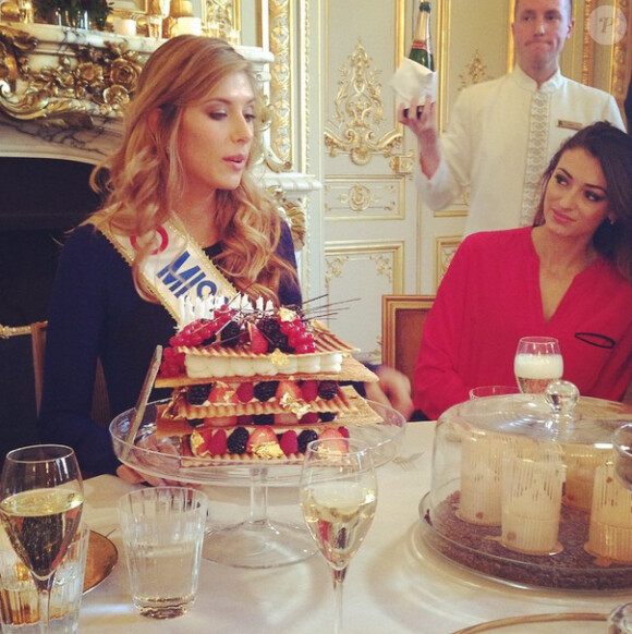 Camille Cerf (Miss France 2015) fête ses 20 ans, à Paris, le 9 décembre 2014.