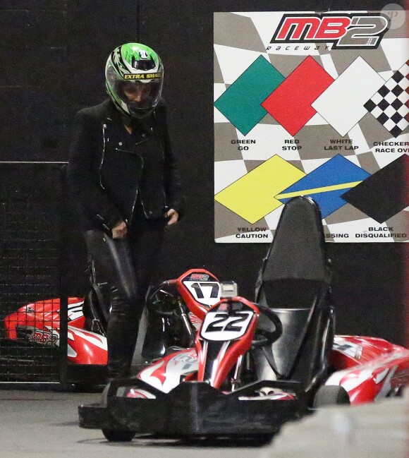 Kris Jenner fait du karting avec Khloé Kardashian et Scott Disick à MB2 Raceway. Thousand Oaks, le 17 décembre 2014.