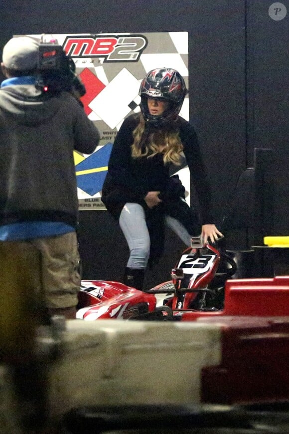 Khloé Kardashian fait du karting avec Kris Jenner et Scott Disick à MB2 Raceway. Thousand Oaks, le 17 décembre 2014.