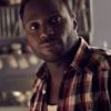 Houcine (Star Academy 2) dans le clip de son nouveau single "Je m'accroche", paru en août 2014.