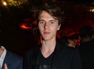 Le fils de Bryan Ferry est entre la vie et la mort après un grave accident
