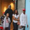 Shaquille O'Neal et ses quatre enfants Shareef, Amira, Shaqir et Me'arah à Los Angeles. Le 22 décembre 2014.