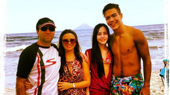 Ronald, le fils de Ronaldo, avec sa petite amie Manuela Escobar et ses parents.