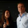 Sir Chris Hoy et son épouse Sarra lors de l'annonce de la retraite du cycliste, au stade Murrayfield d'Edimbourg, le 18 avril 2013