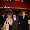 Exclusif - Jean Marie Bigard, Tony Gomes ( Ambassadeur du Fouquet's) et Lola Bigard au restaurant le Fouquet's à Paris Le 26 décembre 2014.