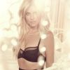 Britney Spears prend la pose, très sexy, pour sa ligne de lingerie "The Intimate Britney Spears", en novembre 2014.