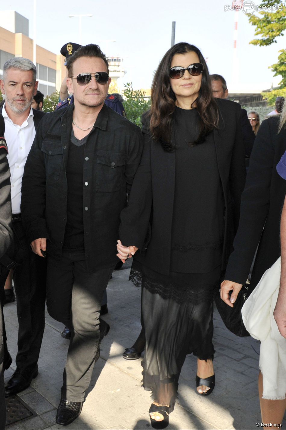  Le chanteur Bono et sa femme Ali Hewson arrivent &amp;agrave; Venise, le 27 septembre 2014 pour assister au mariage de George Clooney et Amal Alamuddin.&amp;nbsp; 