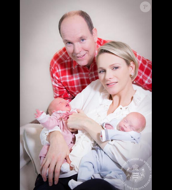 Le prince Albert et la princesse Charlene de Monaco ont pu passer Noël en famille avec leurs jumeaux le prince Jacques et la princesse Gabriella, nés le 10 décembre 2014.