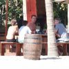Exclusif - George Clooney et sa femme Amal Alamuddin en vacances avec Cindy Crawford et Rande Gerber (accompagnés de leurs enfants) profitent de leurs vacances de Noël à Cabo San Lucas, au Mexique, le 26 décembre 2014.