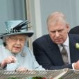  La reine Elizabeth II et l e prince Andrew, duc d'York, au Derby d'Epsom en juin 2013  