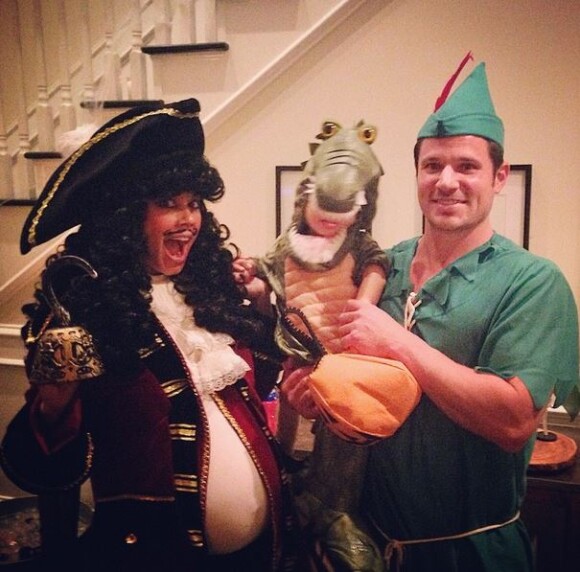 Nick Lachey avec sa femme Vanessa et leur fils Camden, le 1er novembre 2014