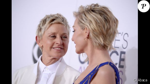  Ellen DeGeneres et Portia de Rossi amoureuses lors de la soir&amp;eacute;e des People&#039;s Choice Awards 2015 &amp;agrave; Los Angeles, le 7 janvier. (Cr&amp;eacute;dit : Abaca TV) 