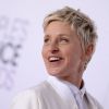 Ellen DeGeneres tout sourire lors des People's Choice Awards au Nokia Theatre LA Live, Los Angeles, le 7 janvier 2015.
 