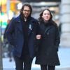 L'actrice Kat Dennings et son compagnon Josh Groban se promènent en amoureux dans les rues de New York. Le 31 décembre 2014  
