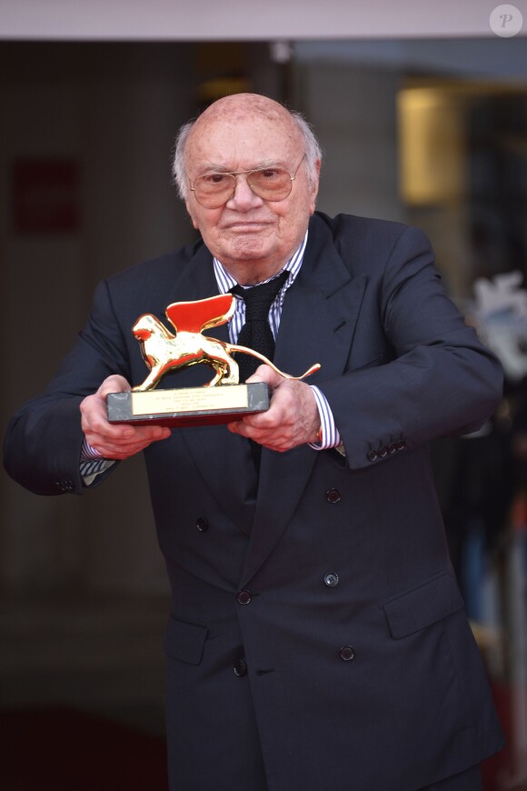 Francesco Rosi reçoit un Lion d'or à la Mostra de Venise le 31 août 2012.