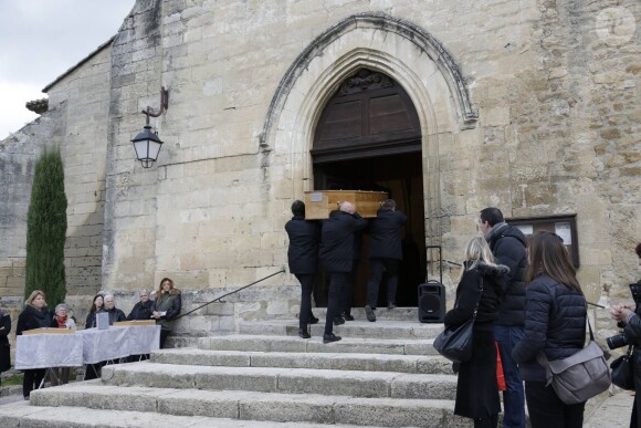 Obsèques de Claude Chamboisier alias Framboisier, membre du groupe "Les Musclés" en l'église de Robion, le 12 janvier 2015, en présence également de Dominique de Lacoste (une des Vamps)