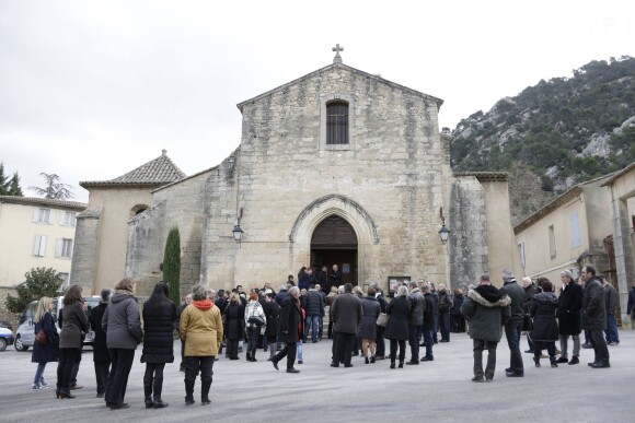 Obsèques de Claude Chamboisier alias Framboisier, membre du groupe "Les Musclés" en l'église de Robion, le 12 janvier 2015, en présence également de Dominique de Lacoste (une des Vamps)