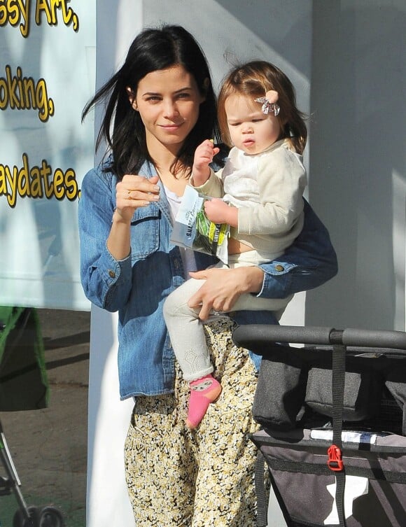Exclusif - Jenna Dewan emmène sa fille Everly à un cours d'éveil à Los Angeles, le 14 janvier 2015.
