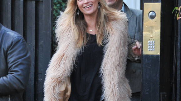 Kate Moss : 41 ans célébrés avec le sourire, et avec son chéri !