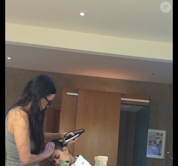 Le 19 janvier 2015, Demi Moore rase les cheveux de sa fille Tallulah Willis