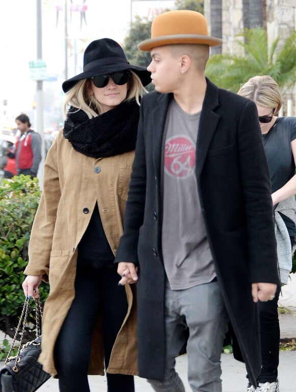 Ashlee Simpson (enceinte) et son mari Evan Ross se baladent dans Los Angeles, le 20 janvier 2015