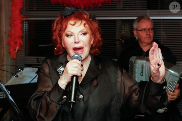 Exclusif - Régine - Soirée Guinguette Régine au restaurant "Ma Cocotte" à Saint-Ouen le 13 décembre 2014