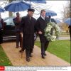 Charles Spencer, frère de Lady Di, accompagnant le 1er novembre 2012 Nelson Mandela sur la tombe de la princesse de Galles, à Althorp.