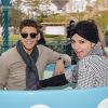 Le comédien Rayane Bensetti et Denitsa Ikonomova ont passé une journée inoubliable au parc Disneyland à Marne-la-Vallée. Janvier 2015.