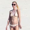 Exclusif - Gwyneth Paltrow en vacances sur la plage de Cabo San Lucas au Mexique le 17 janvier 2015. Gwyneth est avec son amie Crystal Lourd qui va fêter son anniversaire.   San Lucas