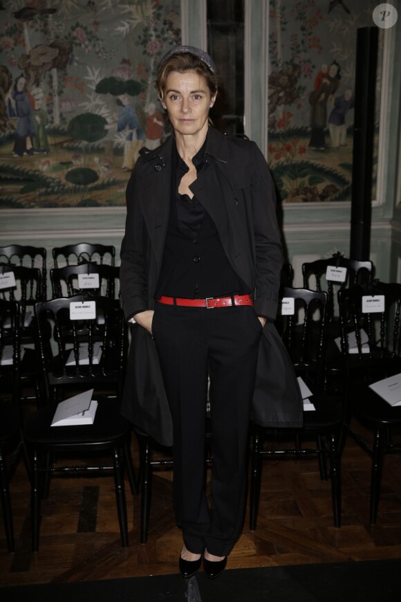 Anne Consigny assiste au défilé Alexis Mabille haute couture printemps-été 2015 à la Fondation Mona Bismarck. Paris, le 26 janvier 2015.