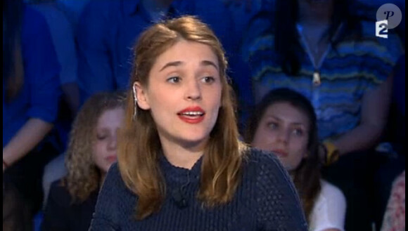 Lola Bessis sur le plateau d'On n'est pas couché sur France 2, le samedi 31 mai 2014.