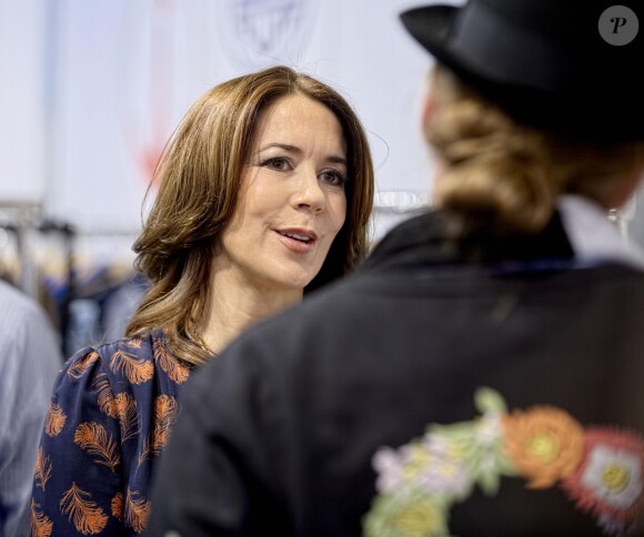 La princesse Mary de Danemark en visite à l'exposition Revolver Fashion lors de la Fashion Week de Copenhague, le 30 janvier 2015