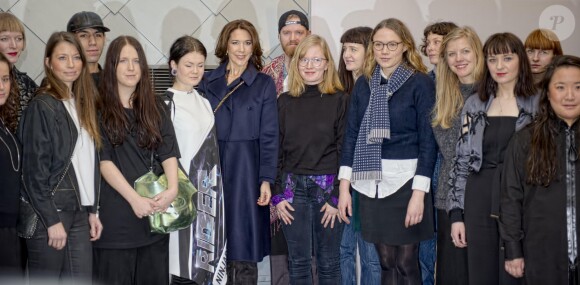 La princesse Mary de Danemark en visite à l'exposition Revolver Fashion lors de la Fashion Week de Copenhague, le 30 janvier 2015