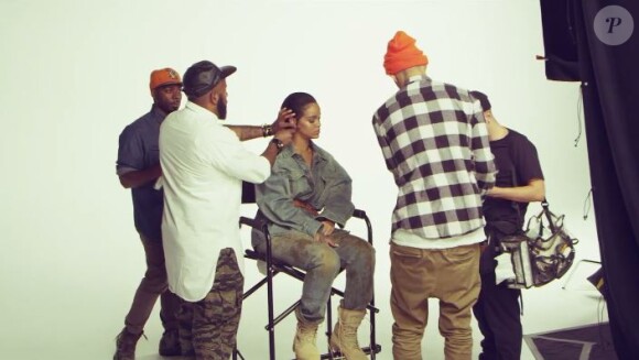 Rihanna sur le tournage du clip de son nouveau single "FourFiveSeconds", réalisé par Inez et Vinoodh.