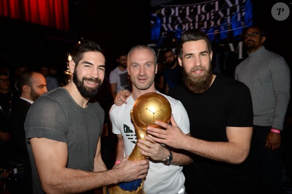 Nikola Karabatic, Thierry Omeyer, Luka Karabatic - Les champions du monde de handball fêtent leur victoire au VIP Room à Paris le 2 février 2015.