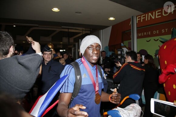 Kévynn Nyokas - Les joueurs de l'équipe de France de Handball (5 fois champions du monde) arrivent à l'aéroport de Roissy-Charles-de-Gaulle, le 2 février 2015.