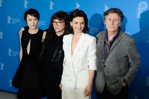 Rinko Kikuchi, Isabel Coixet, Juliette Binoche et Gabriel Byrne au photocall de Personne n'attend la nuit (Nobody Wants the Night) à la 65e Berlinale, le 5 février 2015.