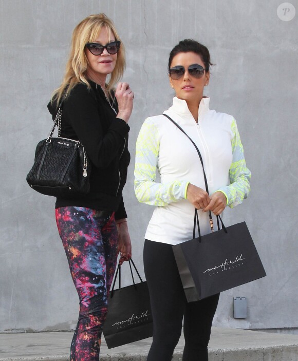 Eva Longoria et Melanie Griffith passent la journée ensemble à Beverly Hills, le 3 février 2015. Elles sont d'abord allées faire du shopping avant d'aller déjeuner au restaurant "Gracias Madre".