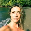 Eve Angeli topless à la Guadeloupe, le 6 février 2015.