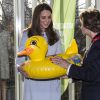 Kate Middleton, duchesse de Cambridge, enceinte, au Kensington Leisure Centre à Londres le 19 janvier 2015.