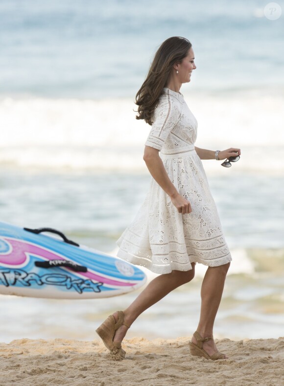 Kate Middleton sur la plage de Manly en Australie, le 18 avril 2014.