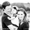 Beverley Mitchell prend la pose avec son mari et sa fille, le 27 novembre 2014