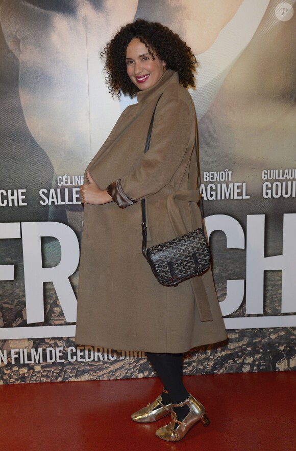 Amelle Chahbi enceinte - Avant-première du film "La French" au cinéma Gaumont Opéra à Paris, le 25 novembre 2014.
