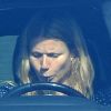 Exclusif - Gwyneth Paltrow, l'air triste, boit un jus de fruits dans sa voiture après son cours de gym à Santa Monica, le 4 février 2015. 
