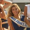 Camille Cerf, coulisses de son voyage d'intégration aux Antilles avec quatre autre Miss France : Flora Coquerel, Delphine Wespiser, Laury Thilleman et Malika Ménard. Images diffusées dans Sept à Huit sur TF1, dimanche 15 février 2015.