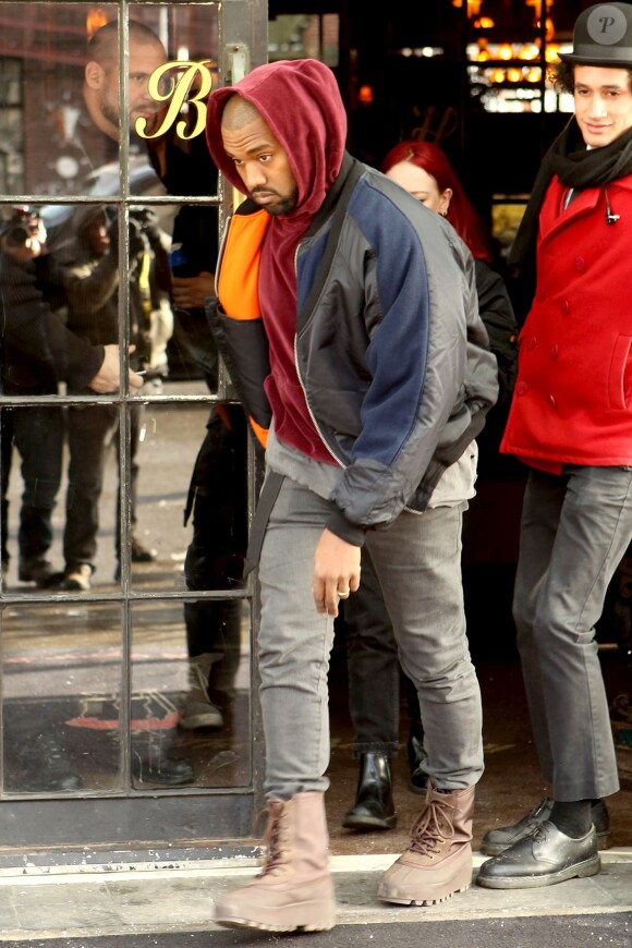Kanye West quitte l'hôtel The Bowery à New York. Le 17 février 2015.
