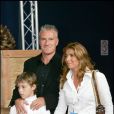  Didier Deschamps, sa femme Claude et son fils Dylan &agrave; Paris le 5 novembre 2005.&nbsp; 